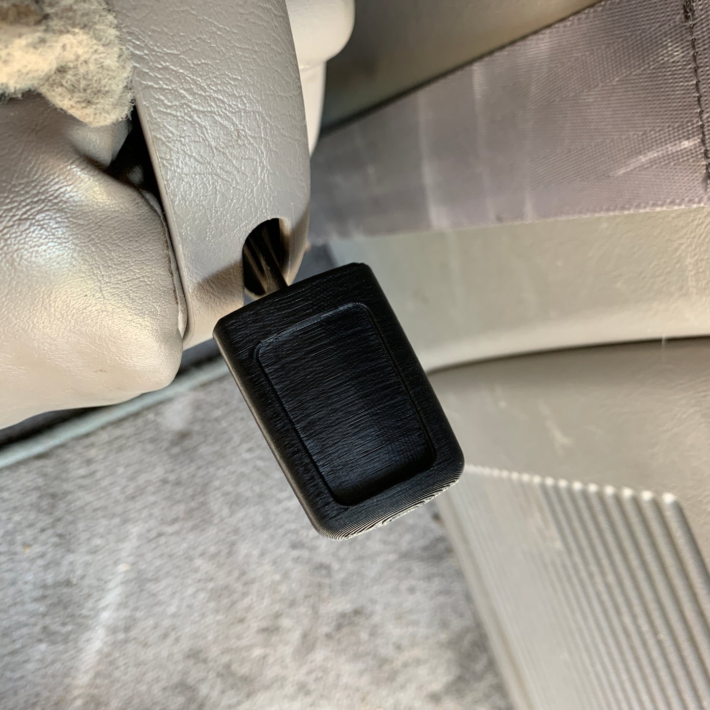 Toyota Sequoia '01-'07 Rear Seat Lever