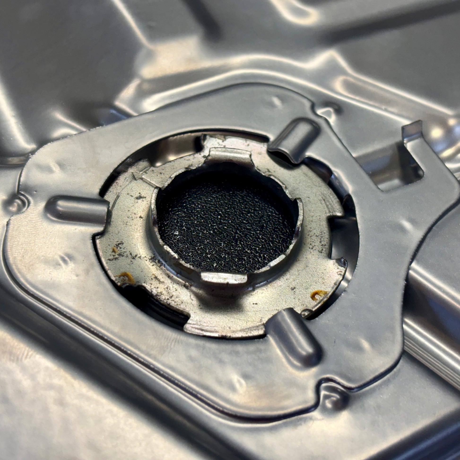 Honda Ruckus '03-'26 Fuel Tank Sensor Removal - Image 4 | Apollo
